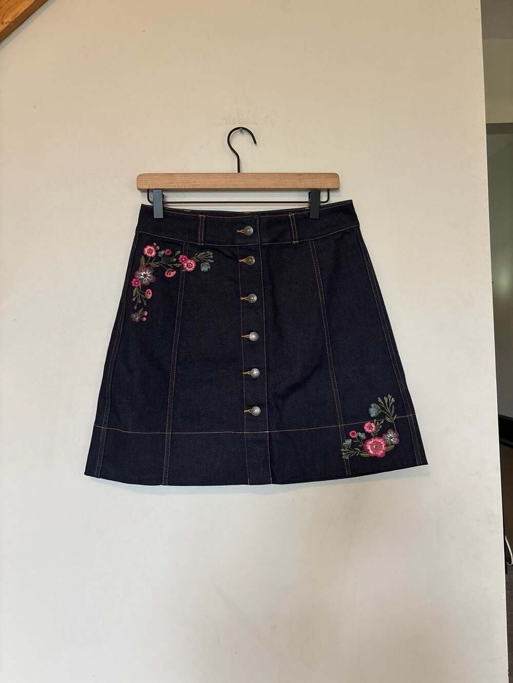 Kate Spade New York Floral Embroidered Denim Button Front Skirt, Size 6